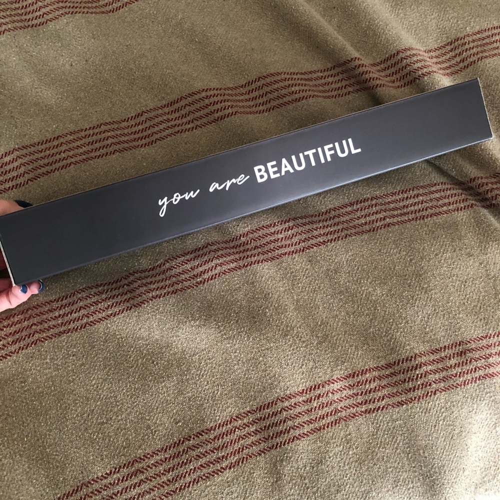BEACHWAVER B1 MidNight Rose Styling Iron New In Box - Picture 5 of 8